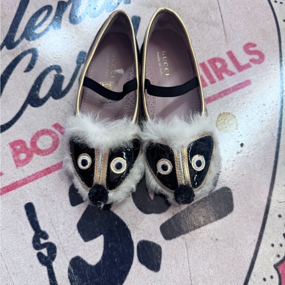 Gucci Kids Dress Shoes in Black and Gold